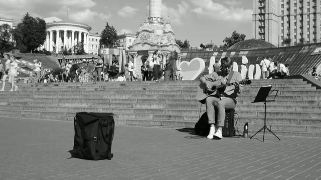 Неизвестный музыкант - The Beatles - Something - cover - Киев - 18.06.2017 смотреть онлайн