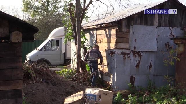В поселке Глебовский снова горят гаражи смотреть онлайн