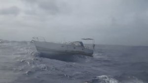 Дрейфующая яхта с погибшим яхтсменом-одиночкой