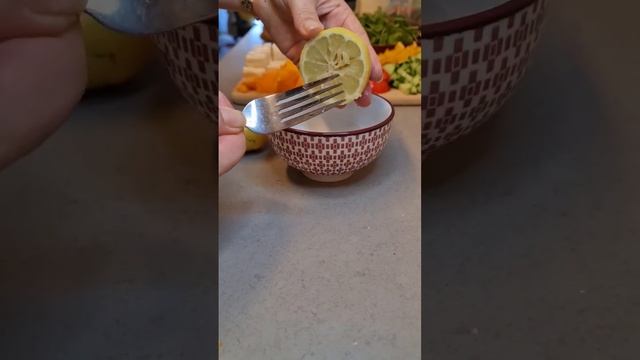 Салат халуми /этот салат я готова есть каждый день #shorts смотреть онлайн