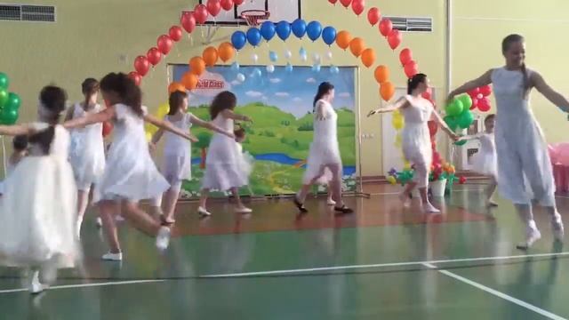 WorldClass Уфа "Весна на отлично" танец "Любимая мама" LekssaLove смотреть онлайн
