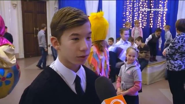 С верой в чудеса. Во Дворце культуры Ревды прошли детские новогодние представления смотреть онлайн