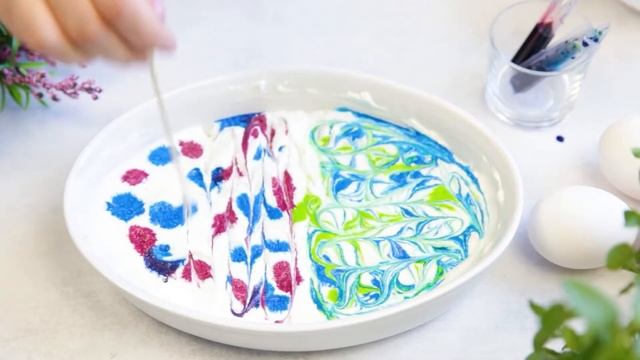 САМЫЙ НЕОБЫЧНЫЙ СПОСОБ ПОКРАСКИ ЯИЦ НА ПАСХУ 2022 - Так Яйца вы ещё НЕ КРАСИЛИ! смотреть онлайн