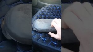 как снять крышку подлокотника и мякиш Пассат б 5