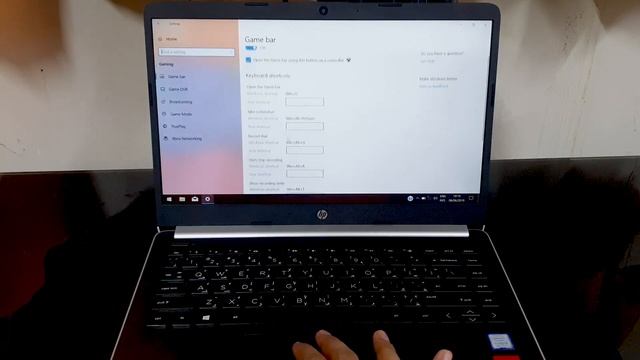 HP Notebook 14-cf0004nx UNBOXING & Quick Overview (i5 + Radeon 530) | Advance Unboxer смотреть онлайн