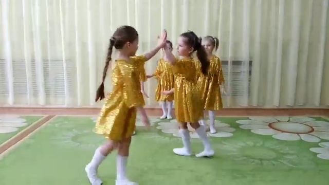 танец на 8 марта детский коллектив "Звездочки" танец "Золотые рыбки" смотреть онлайн