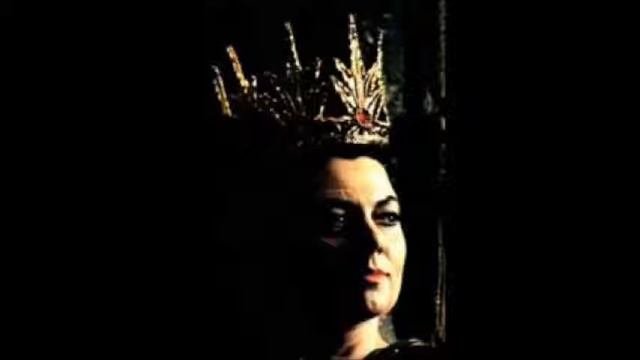 Verdi - Macbeth: "Una macchia è quì tuttora" ELENA SULIOTIS смотреть онлайн