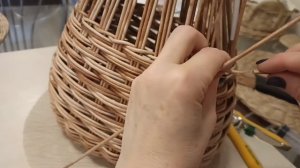 СУМКА ИЗ БУМАЖНОЙ ЛОЗЫ С КОЖАННЫМИ РУЧКАМИ