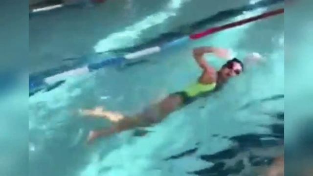 Плавание в бассейне фитнес-клуба "Альбатрос" смотреть онлайн