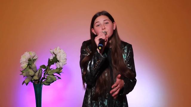 Emīlija Elza Putniece, "Cher ami" (R.Pauls/I.Ziedonis) смотреть онлайн
