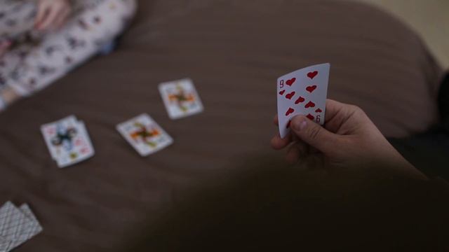 12 Игра в карты Деталь смотреть онлайн