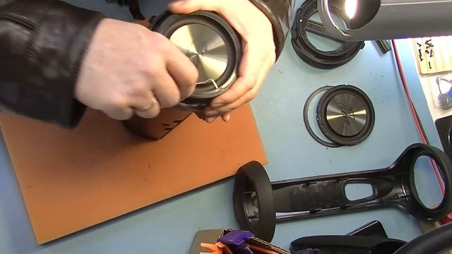 Разборка портативной блютуз колонки Fiero Vortex L IPX6 FR400 смотреть онлайн