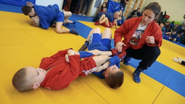 Мастер-класс от чемпионок по самбо и дзюдо смотреть онлайн