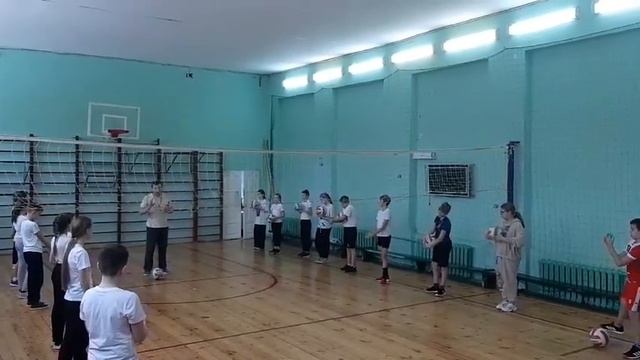 Урок в 5 классе. Волейбол. Передача мяча