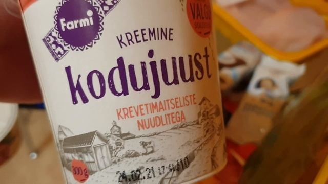 Эстонские Масленичные булочки.Обзор продуктов из Эстонии.Цены на продукты.Пробуем масленичые булочк смотреть онлайн