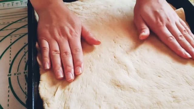 САМЫЙ ПРОСТОЙ РЕЦЕПТ ПИЦЦЫ. Домашняя пицца вкуснее! смотреть онлайн