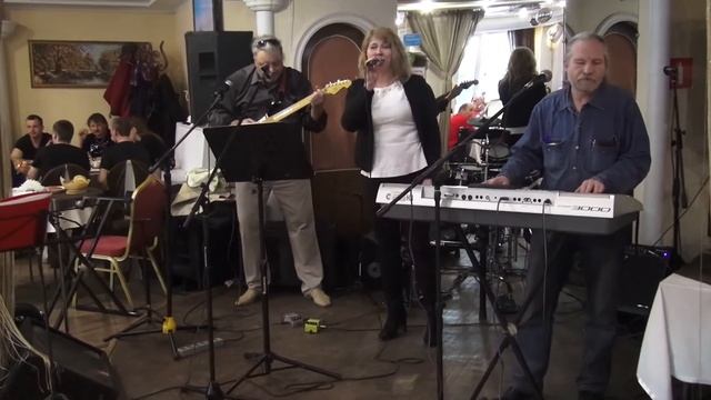 Ещё один фрагмент, чтобы люди не подумали, что Марина поёт только на английском. смотреть онлайн