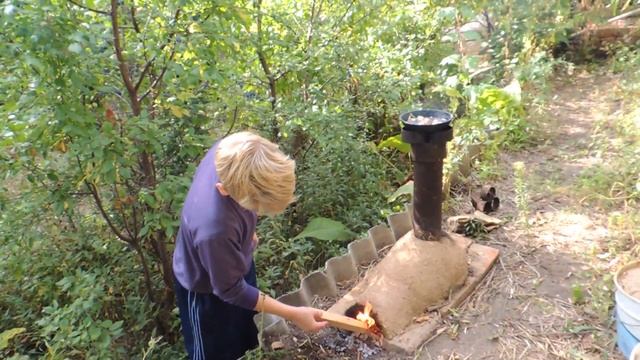 Уличная ракетная печь из самана. Street rocket stove made of Adobe. смотреть онлайн