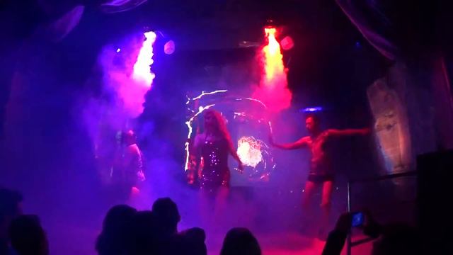 Linda Mackenzie ★ Last Dance ★ en UNDER Discotheque смотреть онлайн