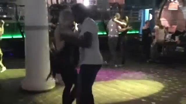 KIZOMBA Sara Lopez with Romaric NZOMWITA in Tiki BAR -MOSCOW смотреть онлайн