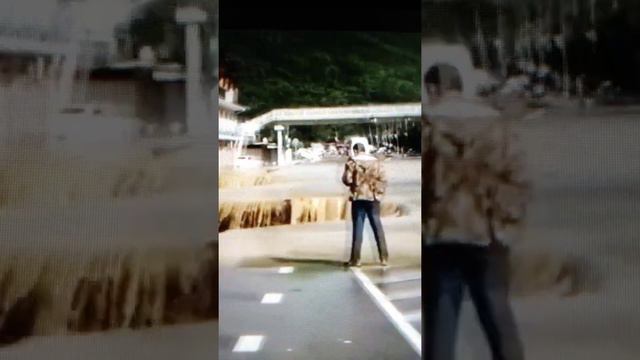 Лермонтово на 6 июля. Краснодарский край. Дороги все затоплены с постройками, пляжа больше нет! смотреть онлайн