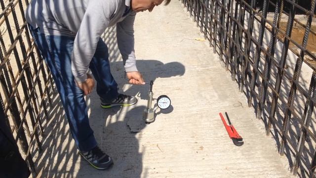 Проверка бетона на прочность (скол) (в Сколково ;) смотреть онлайн