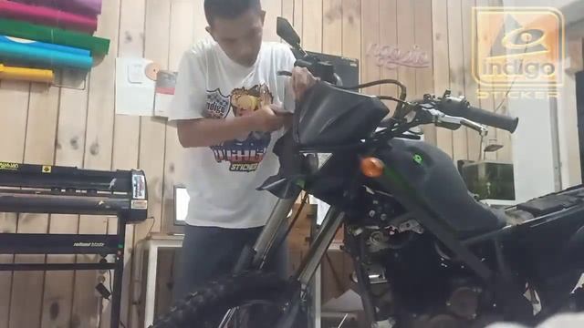 Cutting sticker wrapping klx d tracker progress смотреть онлайн