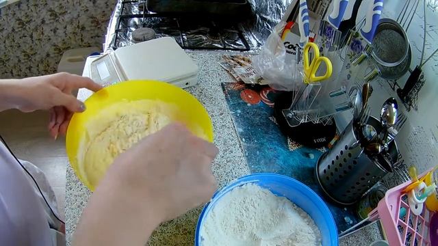 Пеку БИСКВИТ к чаю смотреть онлайн