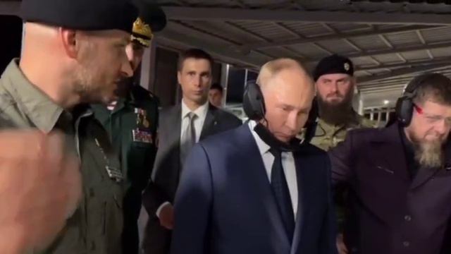 Адам Кадыров показал Президенту свои навыки в стрельбе. #новости #путин #чечня #кадыров смотреть онлайн