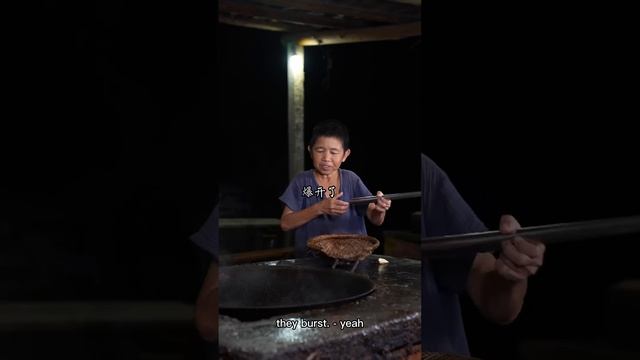 好饭不怕晚，好事不怕慢。剥皮虽重复繁琐，但又香又粉的九层皮果配上水果和茶，夏日的绝配 смотреть онлайн