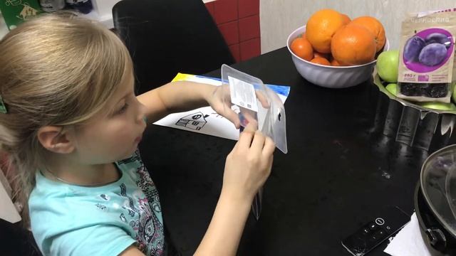 Время спать, а Варе рисовать захотелось) смотреть онлайн