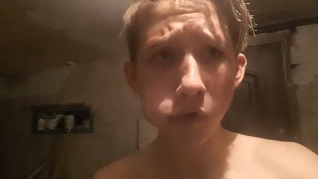 Я кушаю хлеб