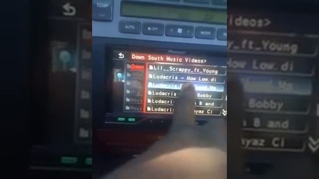 Pioneer AVH-P4200DVD playing videos using SDHC смотреть онлайн
