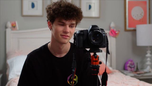 CHICKEN GIRLS | Season 8 | Ep. 17: "Rites and Revelations” смотреть онлайн