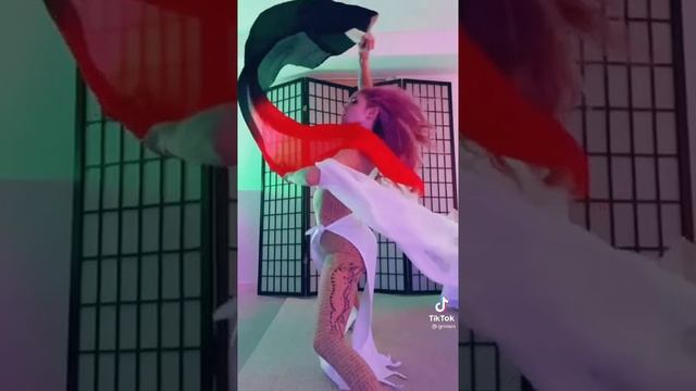 Player Of Games - GRIMES tik tok History смотреть онлайн