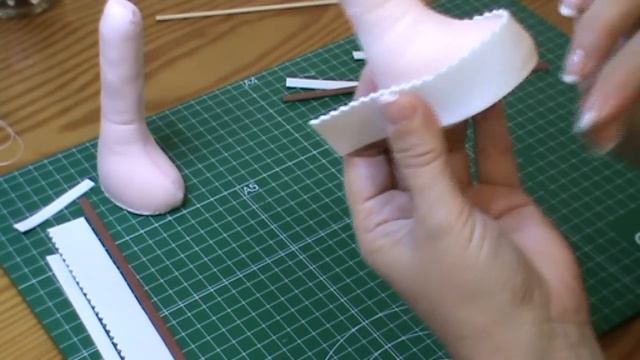 Tutorial: Muñeca completa 3ª parte: Rellenar cuerpo y hacer zapatos смотреть онлайн