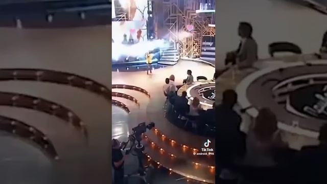 Сделай мне музыку громче. смотреть онлайн