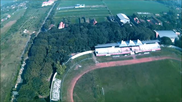 Test pertama drone MJX BUGS 5W смотреть онлайн