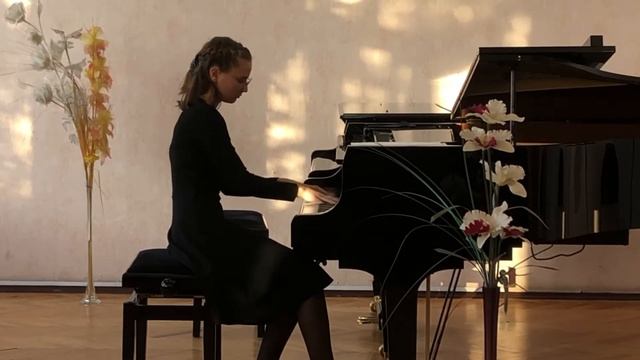 Мясникова Елизавета 18 лет. П. И. Чайковский. Этюд #1ор.40 смотреть онлайн