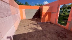 Обзор постройки дома из пенополостирола ( пеноплэкс ) врезаем окна и двери