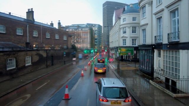 LONDON Bus Ride ?? - Route 11 - Fulham to Liverpool St - Bus ride starting with sunshine ☀️to rain смотреть онлайн