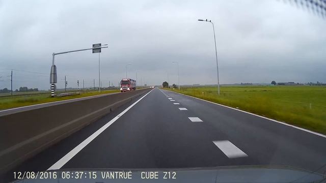 Vantrue N1 dashcam in a Nissan Cube Z12 (mic off)