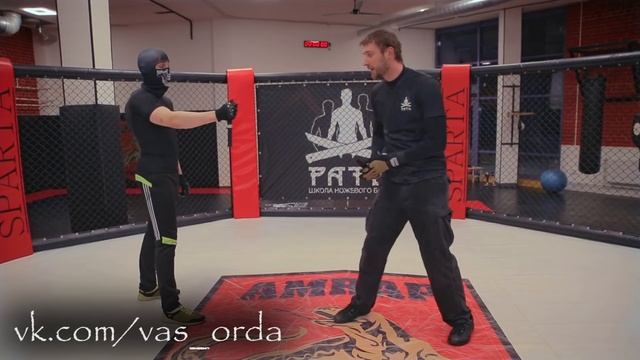 Первый удар в ножевом бою смотреть онлайн