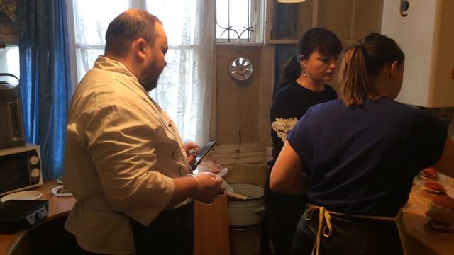 Ресторан бездомным смотреть онлайн