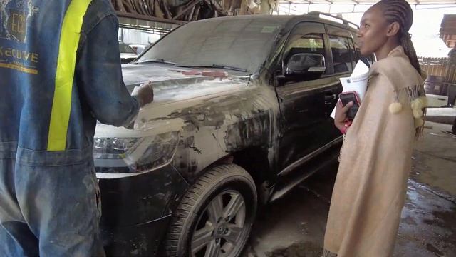 FACELIFTING a LANDCRUISER 200 Series to LC 300 SERIES in 17 minutes | Executive Car World смотреть онлайн