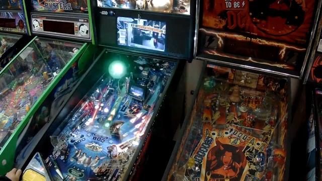 Star Wars Pinball Machine Gameplay and Features | Stern Pinball смотреть онлайн