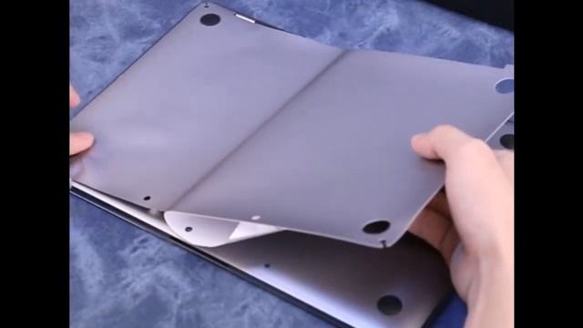 4-in-1 & 8-in-1 Full Body Mackbook Skin With The Same Color Of The Macbook