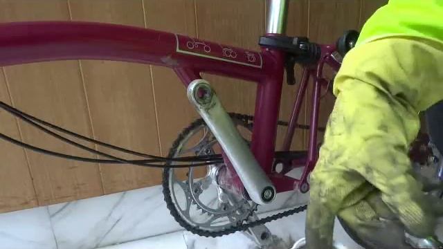 Removing The Left Pedal On A Post-2012 Brompton Folding Bike
