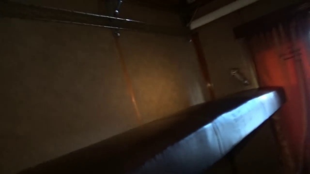 Киев День#1 первая поездка на метро лазим по старым поездам и вагонам VLOG old t смотреть онлайн