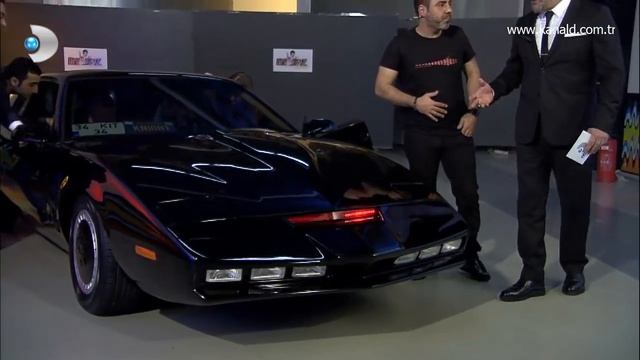 Kara Şimşek KITT Beyaz Show Stüdyosunda! смотреть онлайн